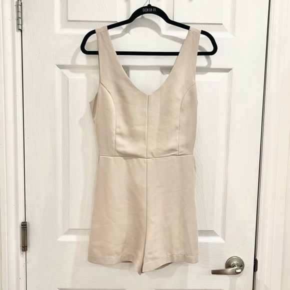 Mod Ref Tie Up Open Convertible Back Short Romper - Picture 2 of 16